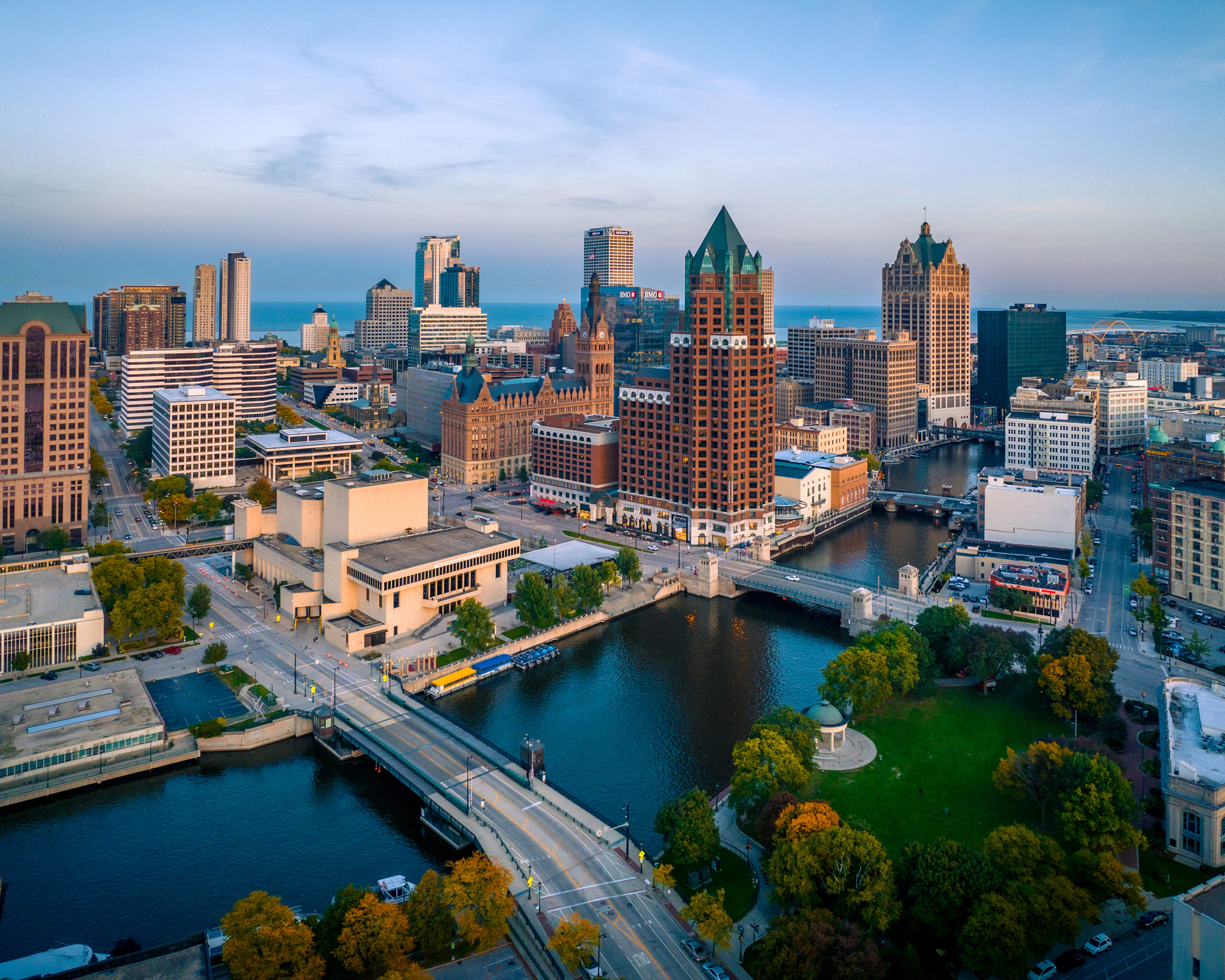 Health Loft offers the best online nutritionists near me in Milwaukee, Wisconsin to assist you in managing and achieving your health goals. Health Loft best online nutritionists in Milwaukee, Wisconsin